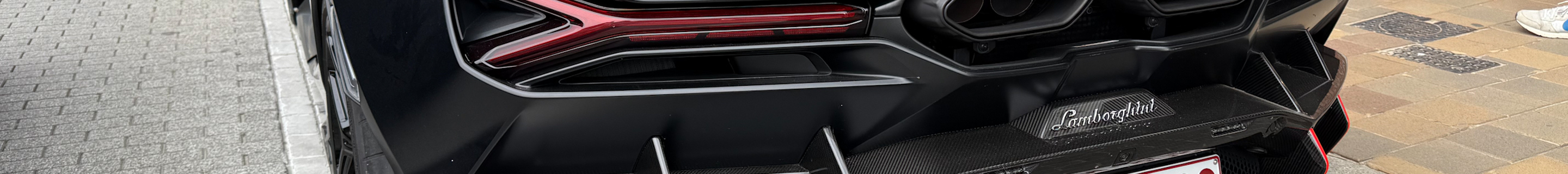 Lamborghini Revuelto
