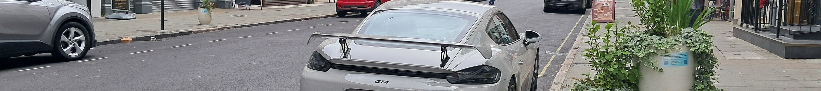 Porsche 718 Cayman GT4