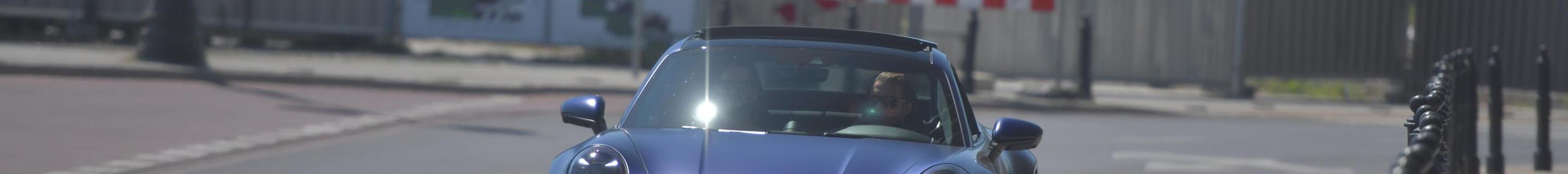 Porsche 992 Carrera 4S