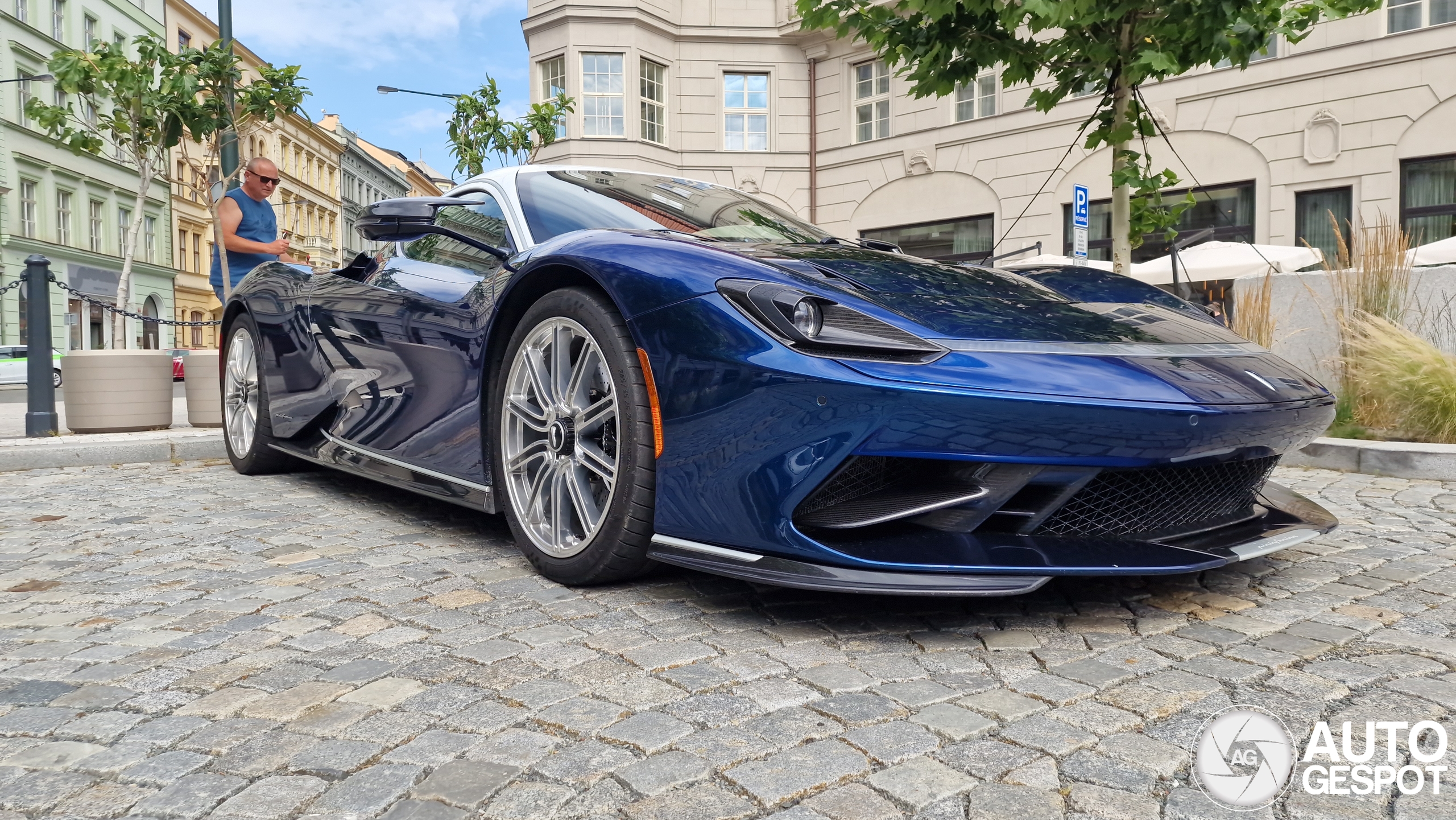 We kunnen weer even kwijlen op deze Pininfarina Battista