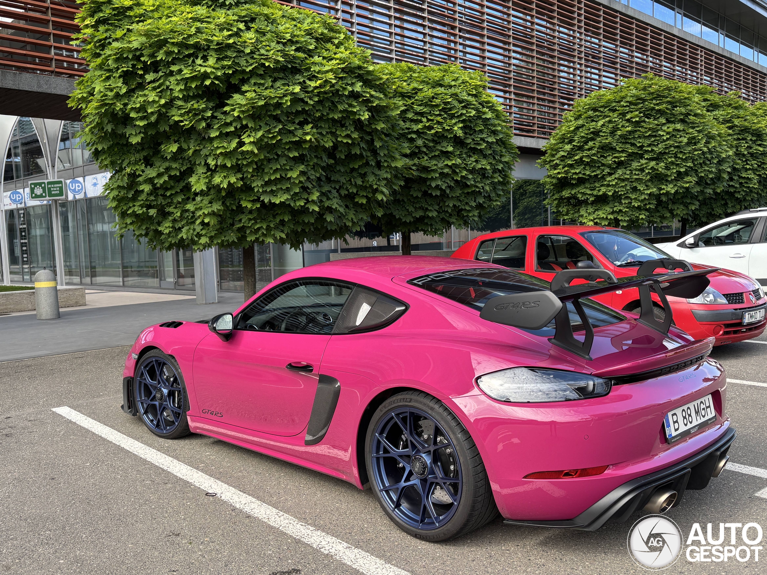 Porsche 718 Cayman GT4 RS Weissach Package