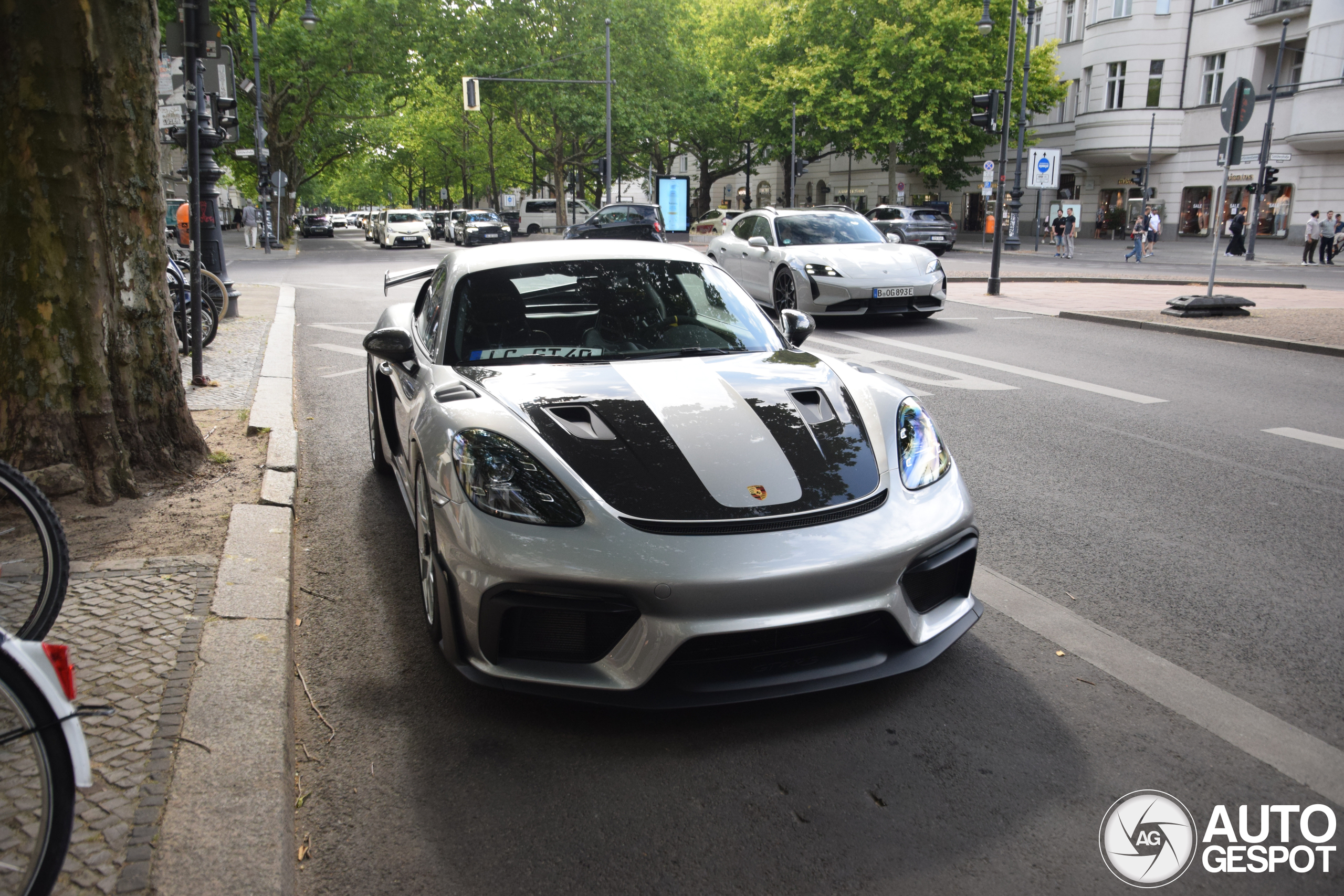 Porsche 718 Cayman GT4 RS Weissach Package