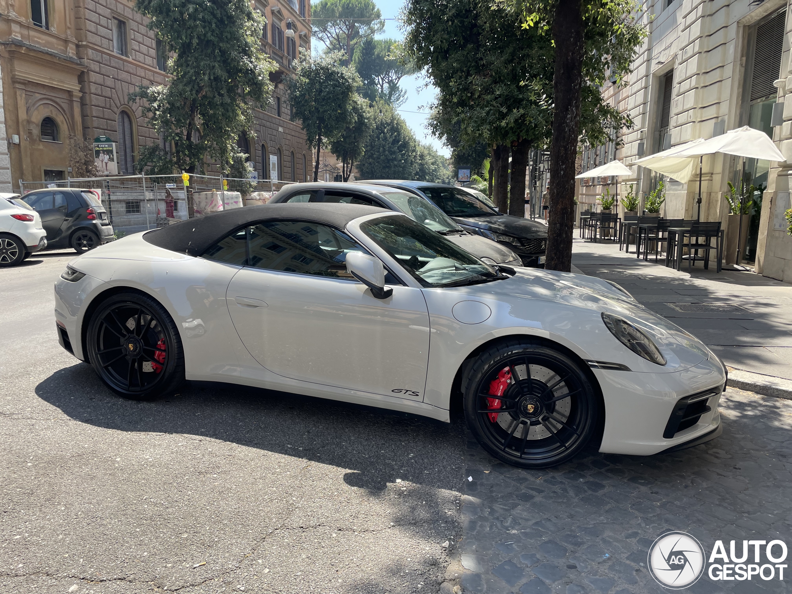 Porsche 992 Carrera 4 GTS Cabriolet