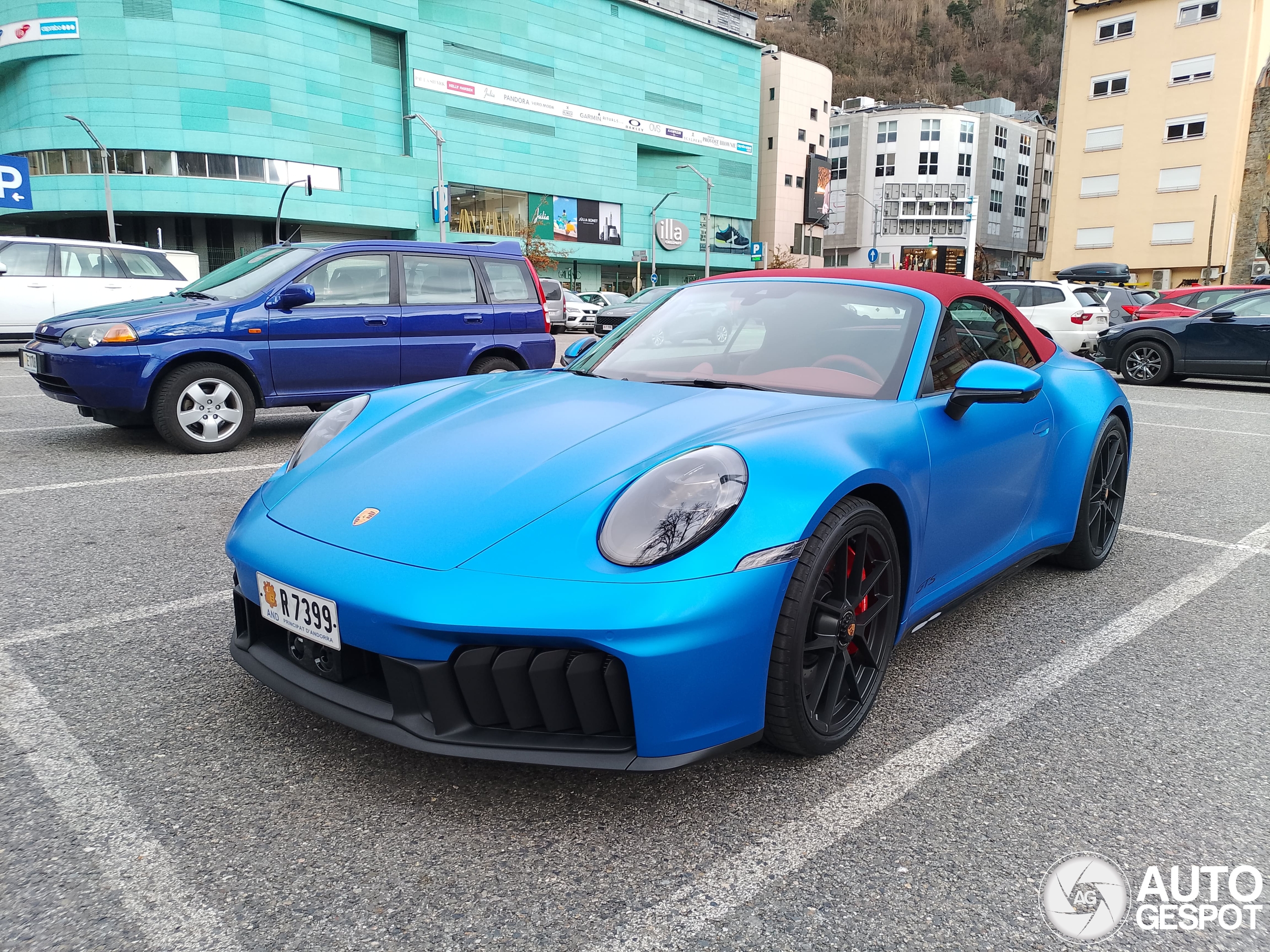 Porsche 992 Carrera 4 GTS Cabriolet MkII