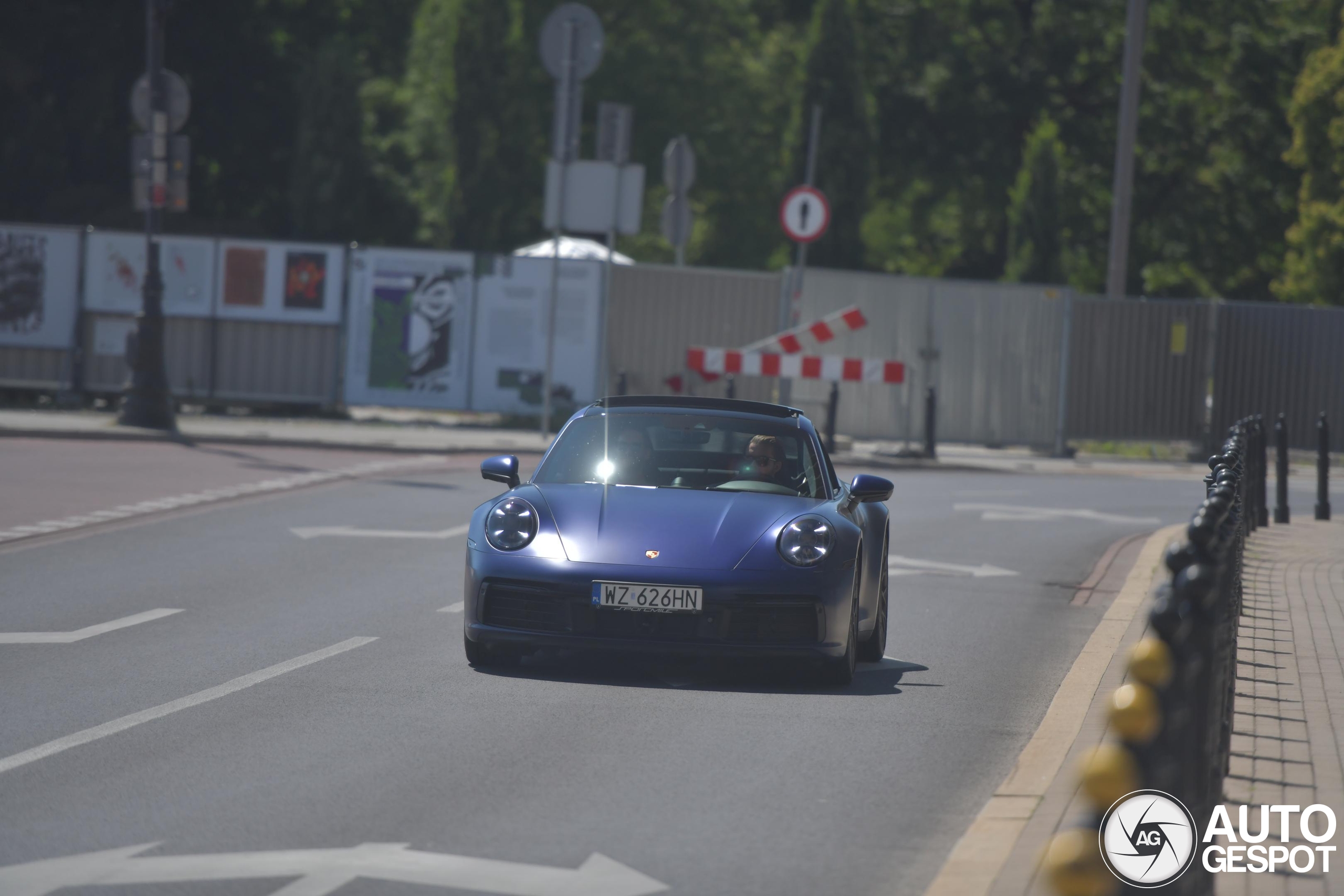 Porsche 992 Carrera 4S