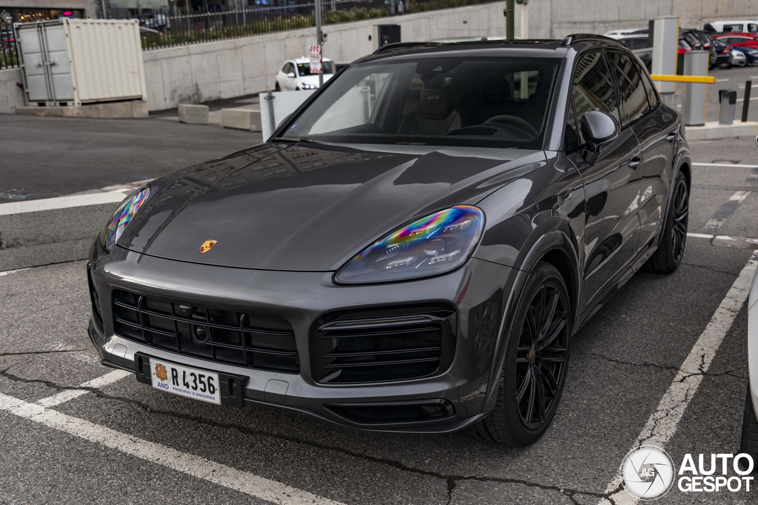 Porsche 9YA Cayenne GTS
