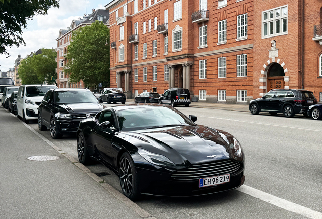 Aston Martin DB11