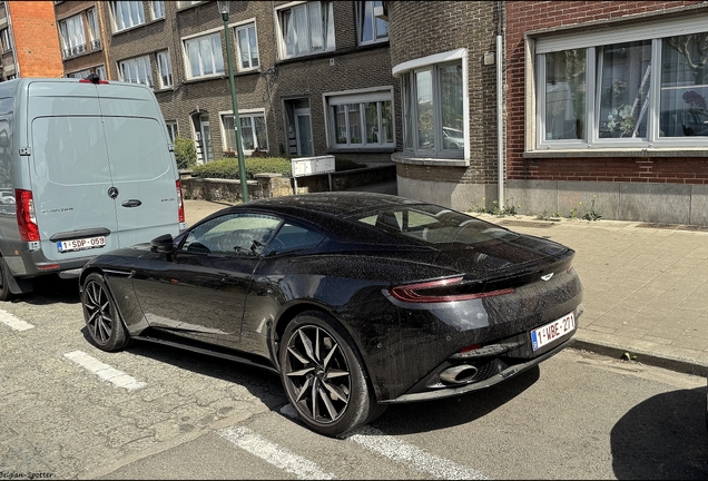 Aston Martin DB11