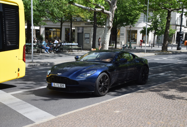 Aston Martin DB11 V8