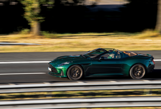 Aston Martin DB12 Volante