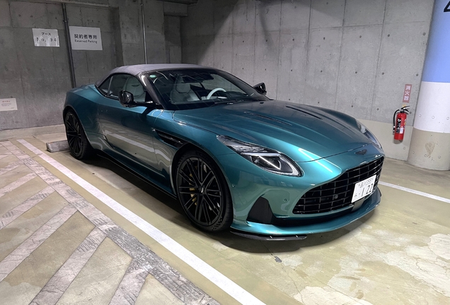 Aston Martin DB12 Volante