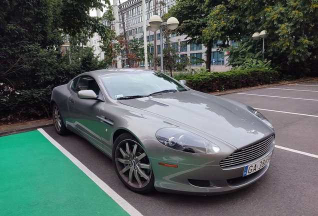 Aston Martin DB9