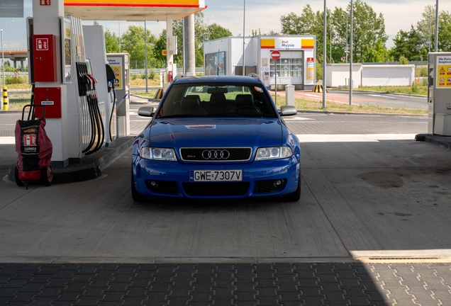 Audi RS4 Avant B5