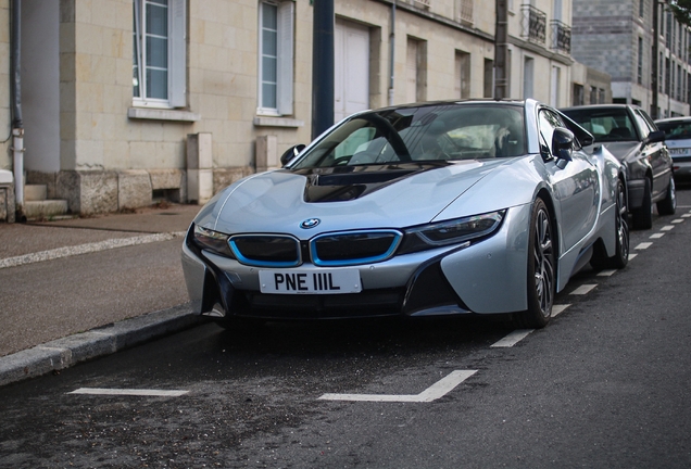 BMW i8