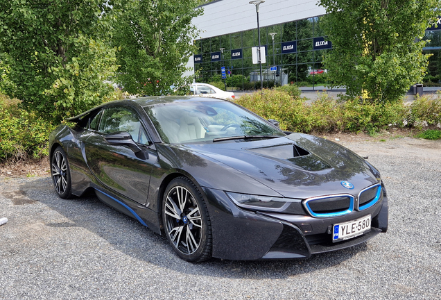 BMW i8