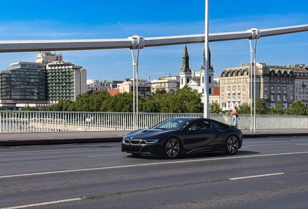 BMW i8 Protonic Frozen Black Edition