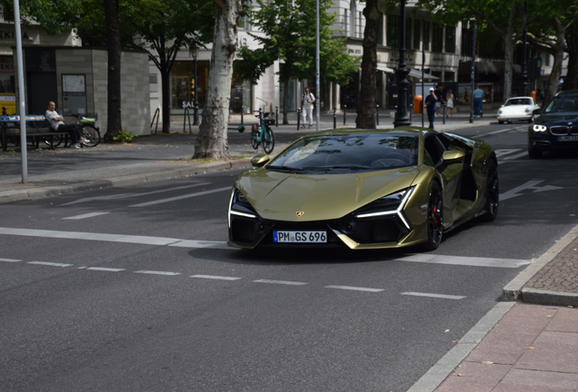 Lamborghini Revuelto