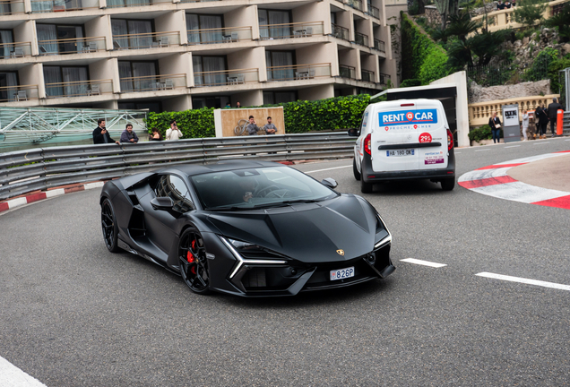 Lamborghini Revuelto