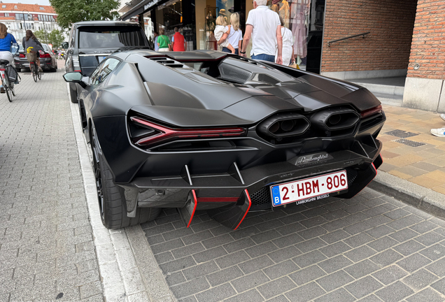 Lamborghini Revuelto