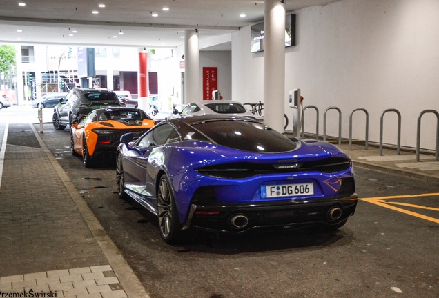 McLaren GT