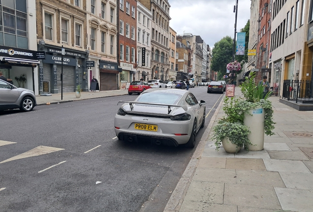 Porsche 718 Cayman GT4