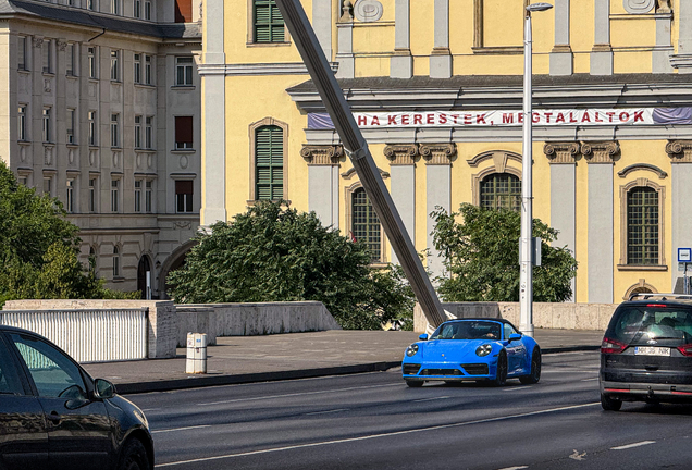 Porsche 992 Carrera 4 GTS Cabriolet