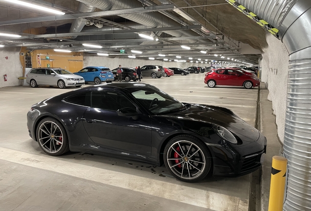 Porsche 992 Carrera 4S