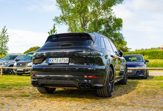 Porsche 9YA Cayenne GTS