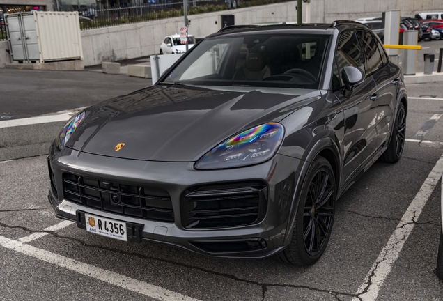 Porsche 9YA Cayenne GTS