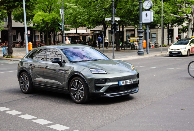 Porsche Macan EV Turbo