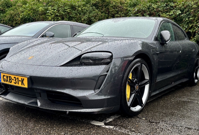 Porsche Taycan Turbo S Sport Turismo