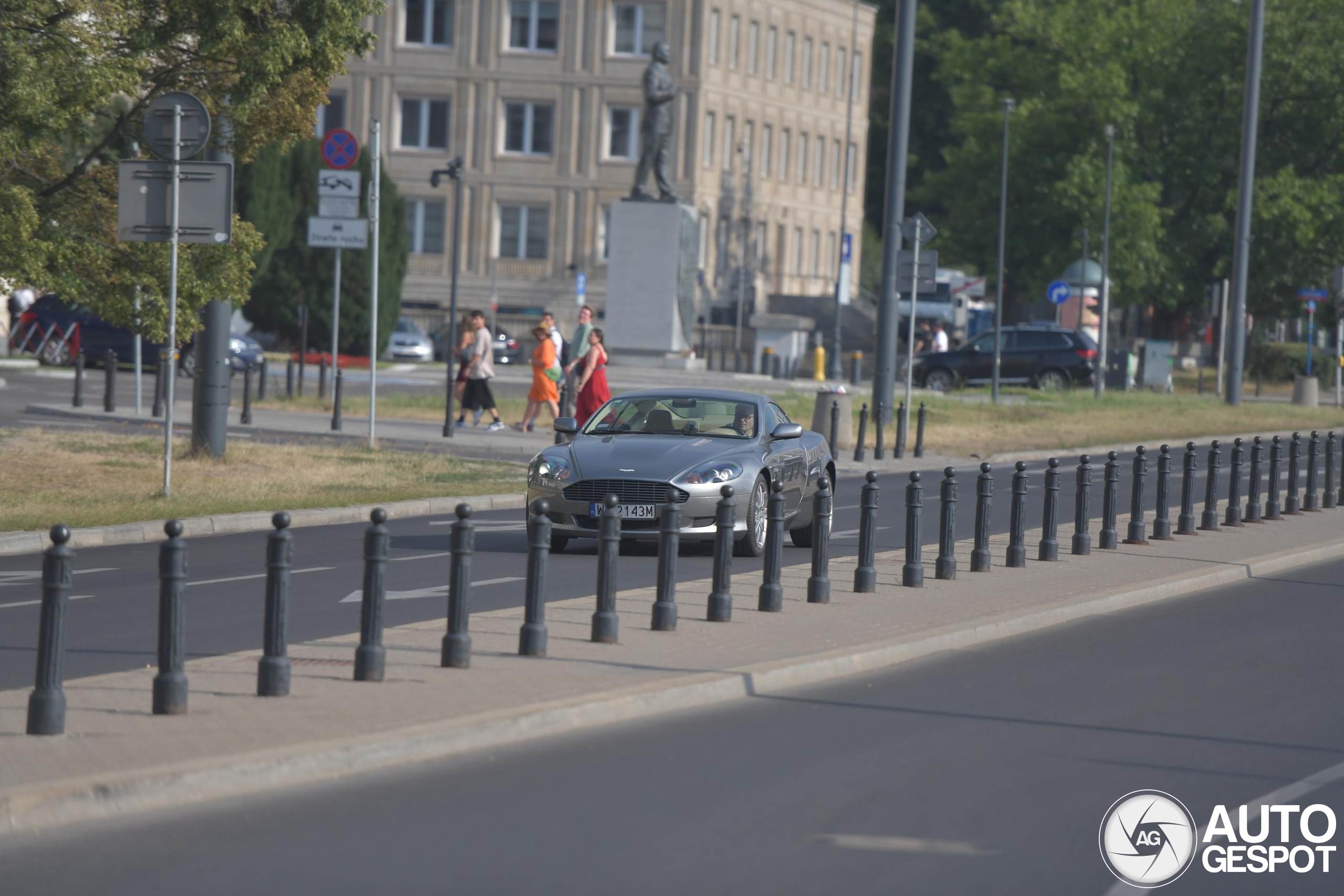Aston Martin DB9