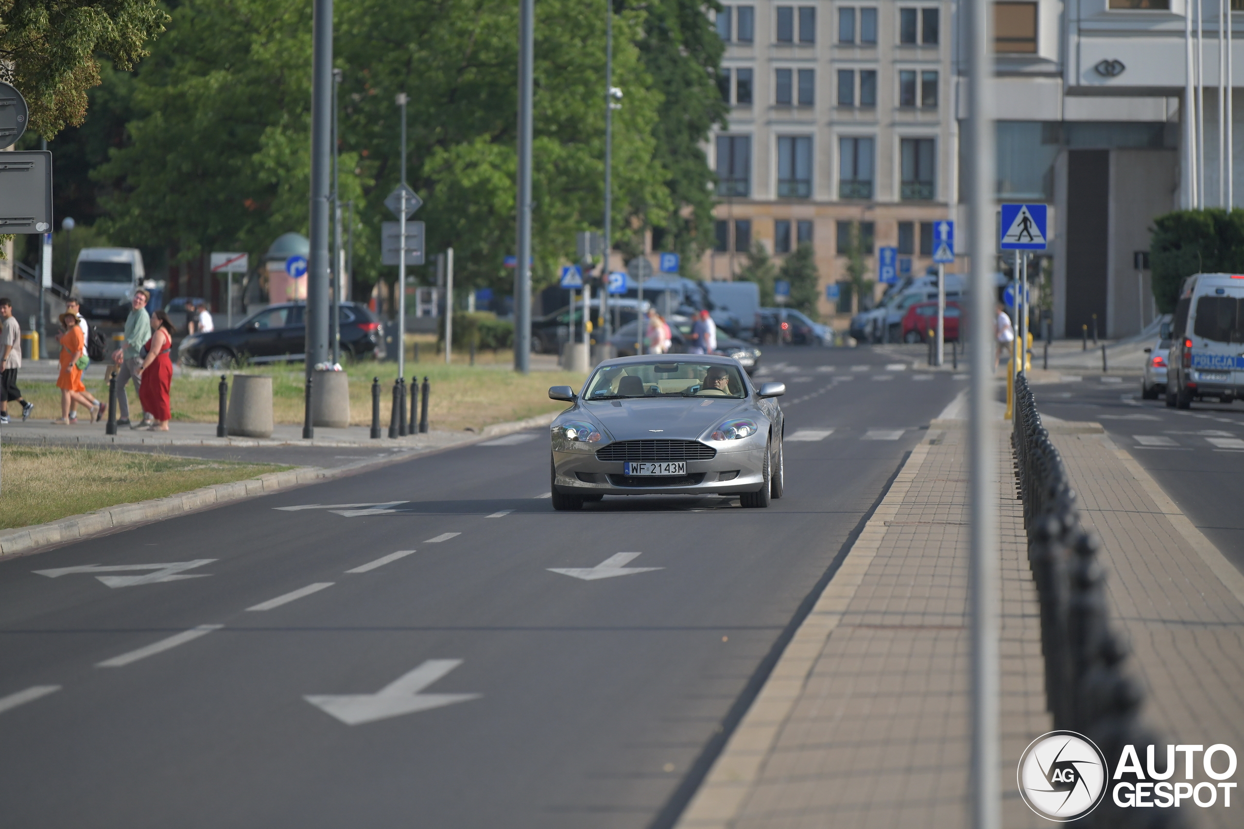 Aston Martin DB9