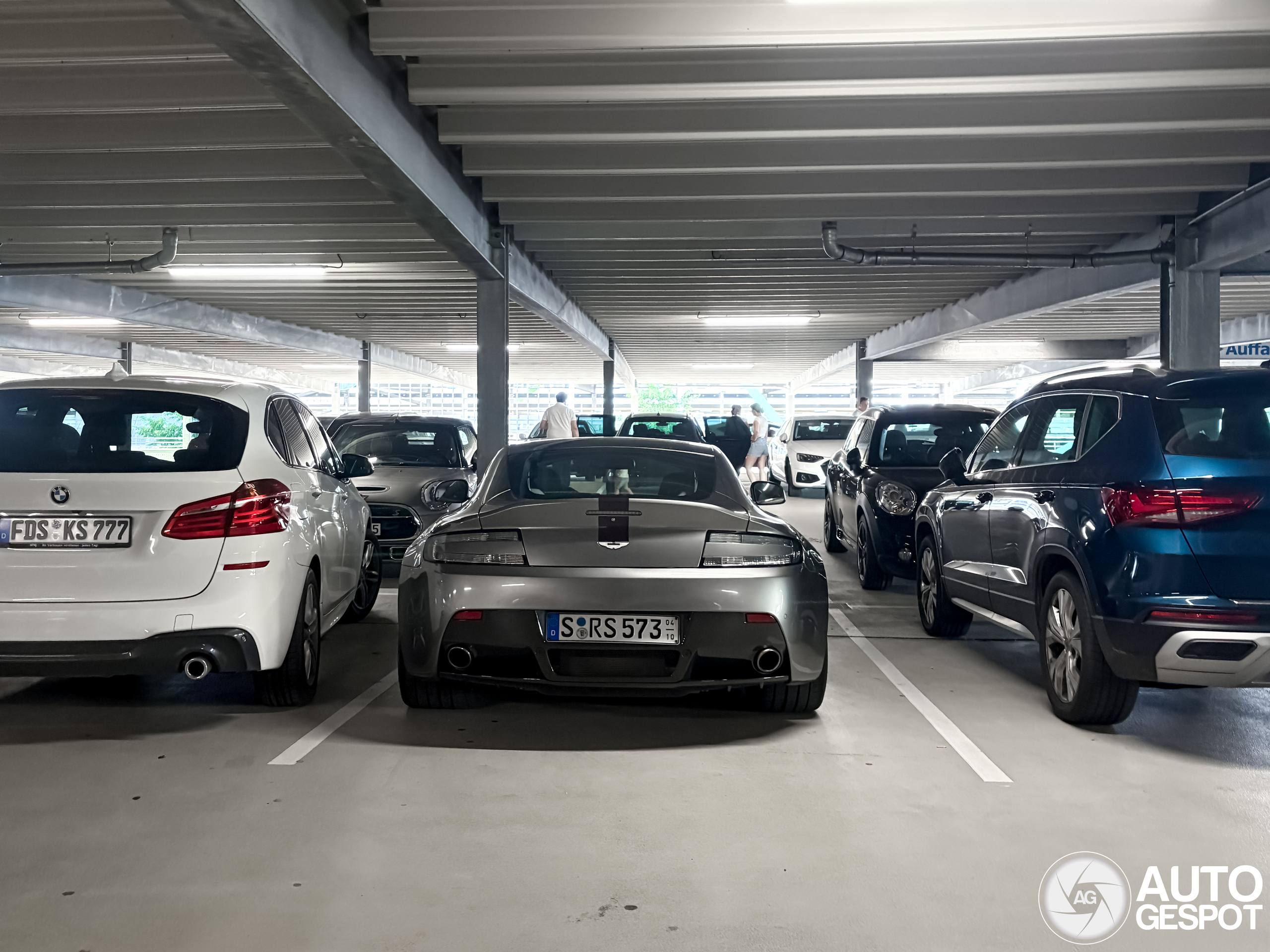 Aston Martin V12 Vantage S
