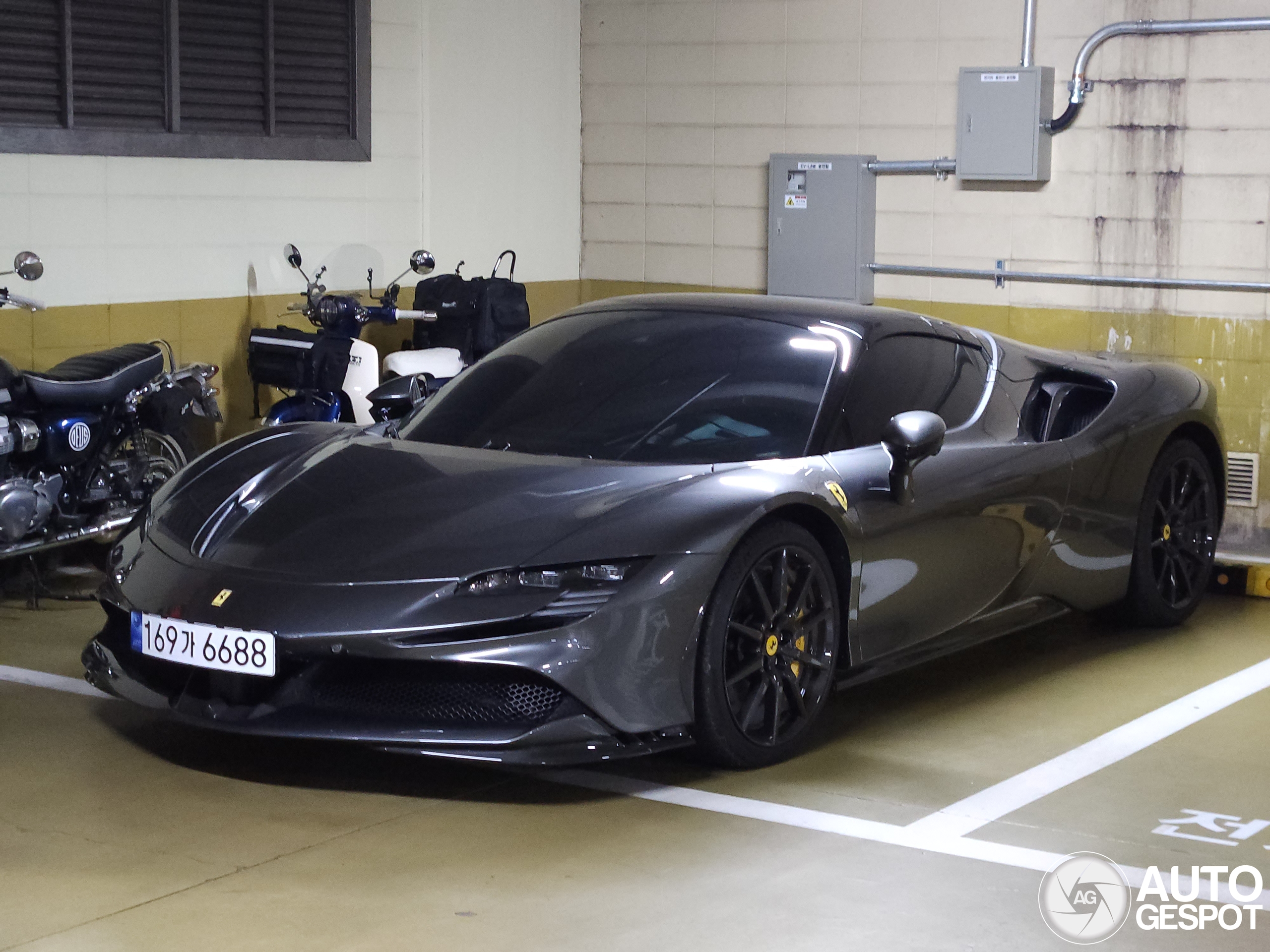 Ferrari SF90 Spider