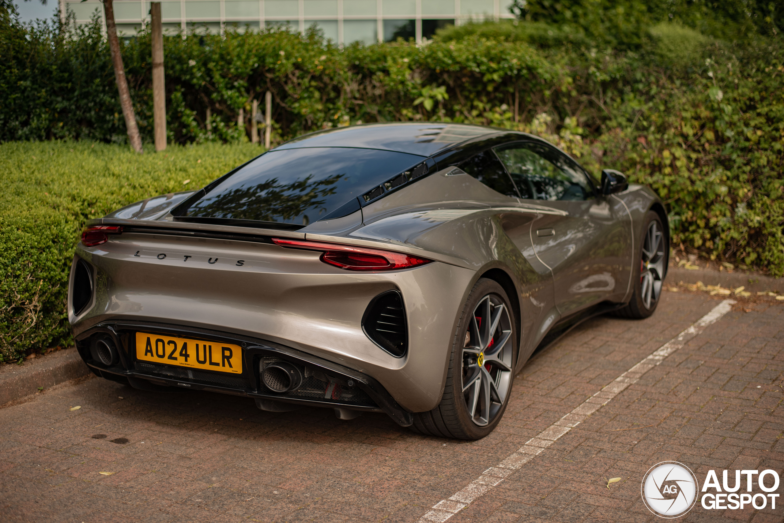 Lotus Emira