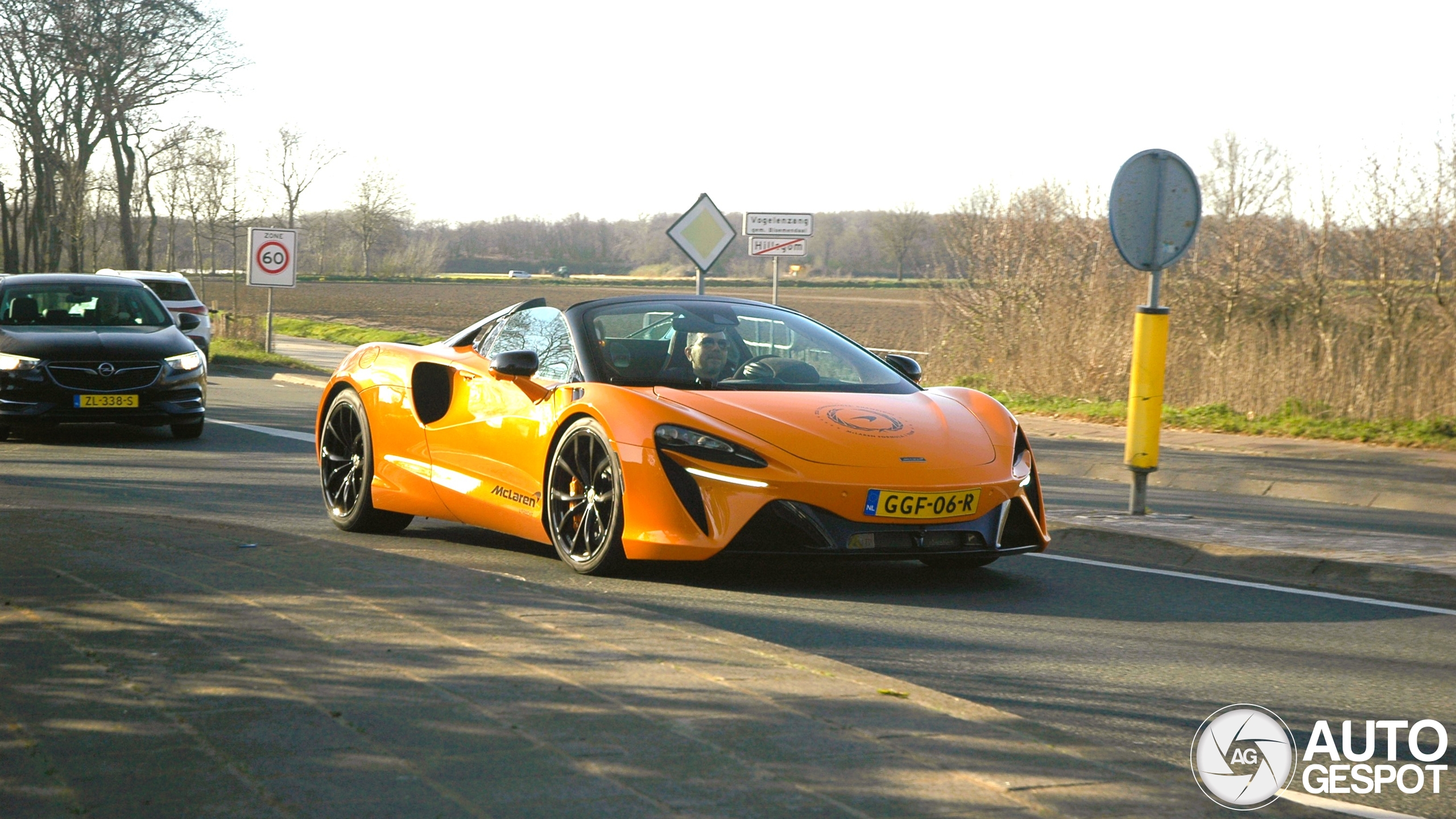 McLaren Artura Spider