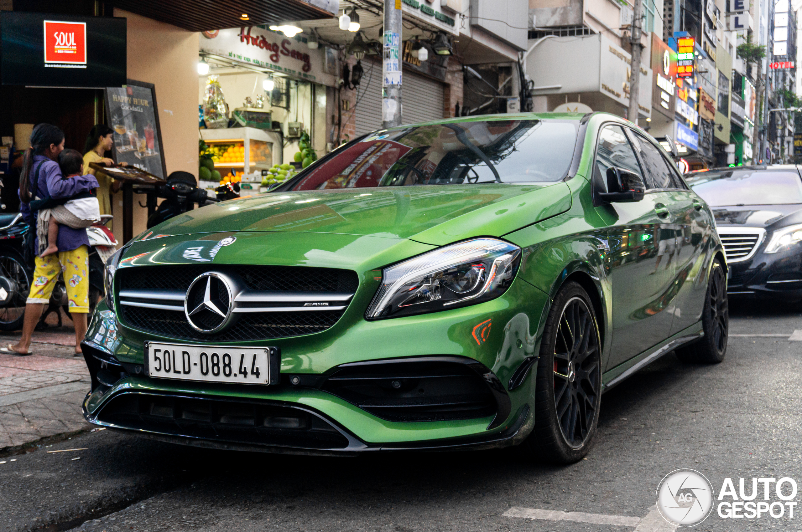 Mercedes-AMG A 45 W176 2015