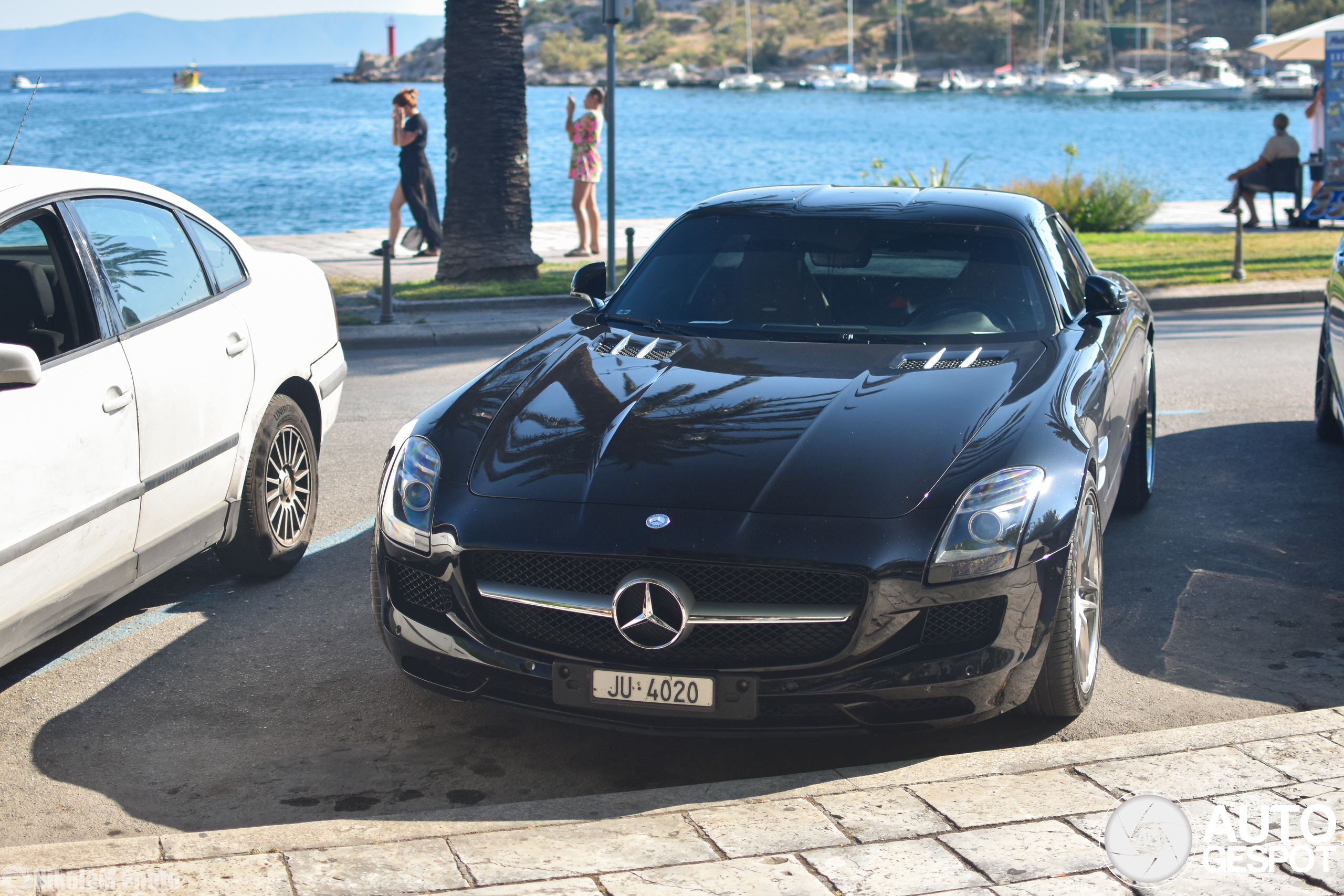Mercedes-Benz SLS AMG