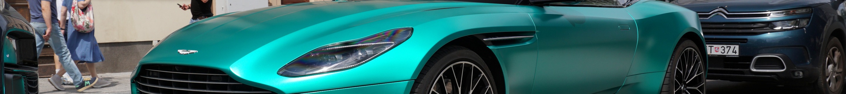 Aston Martin DB11 V8
