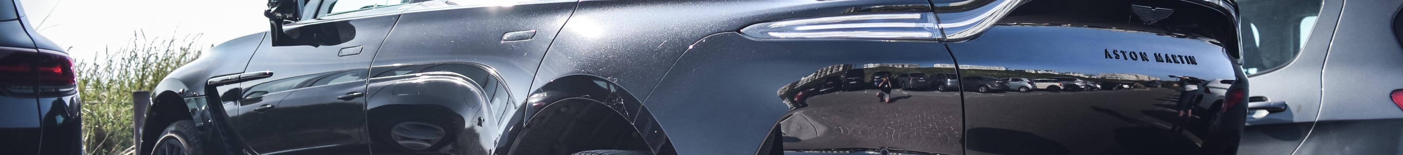 Aston Martin DBX707