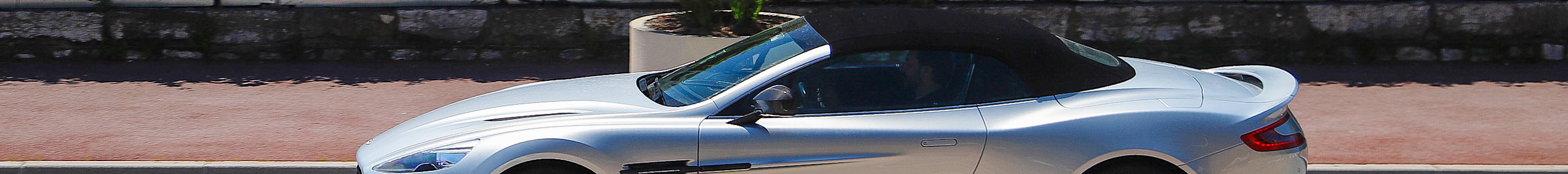 Aston Martin Vanquish Volante