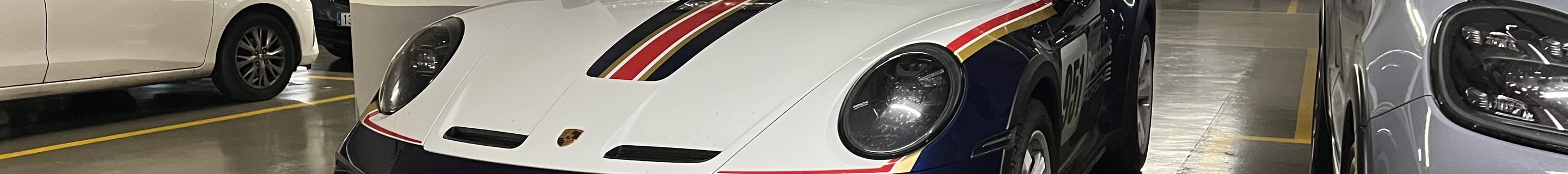 Porsche 992 Dakar