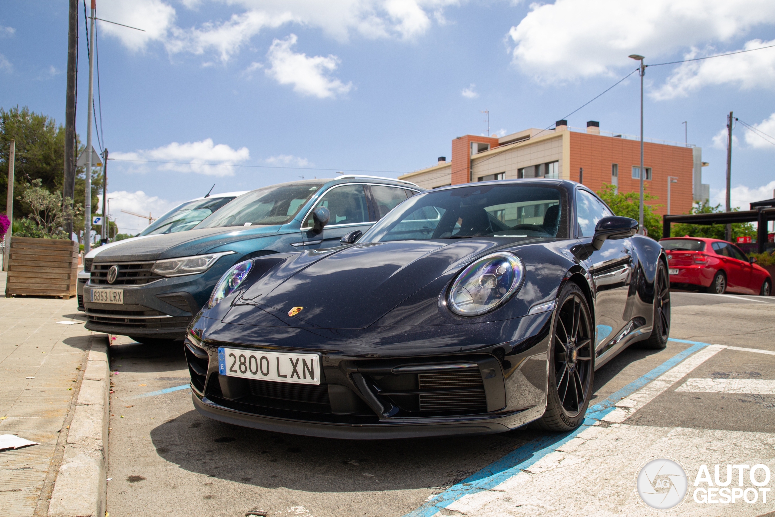 Porsche 992 Carrera 4 GTS