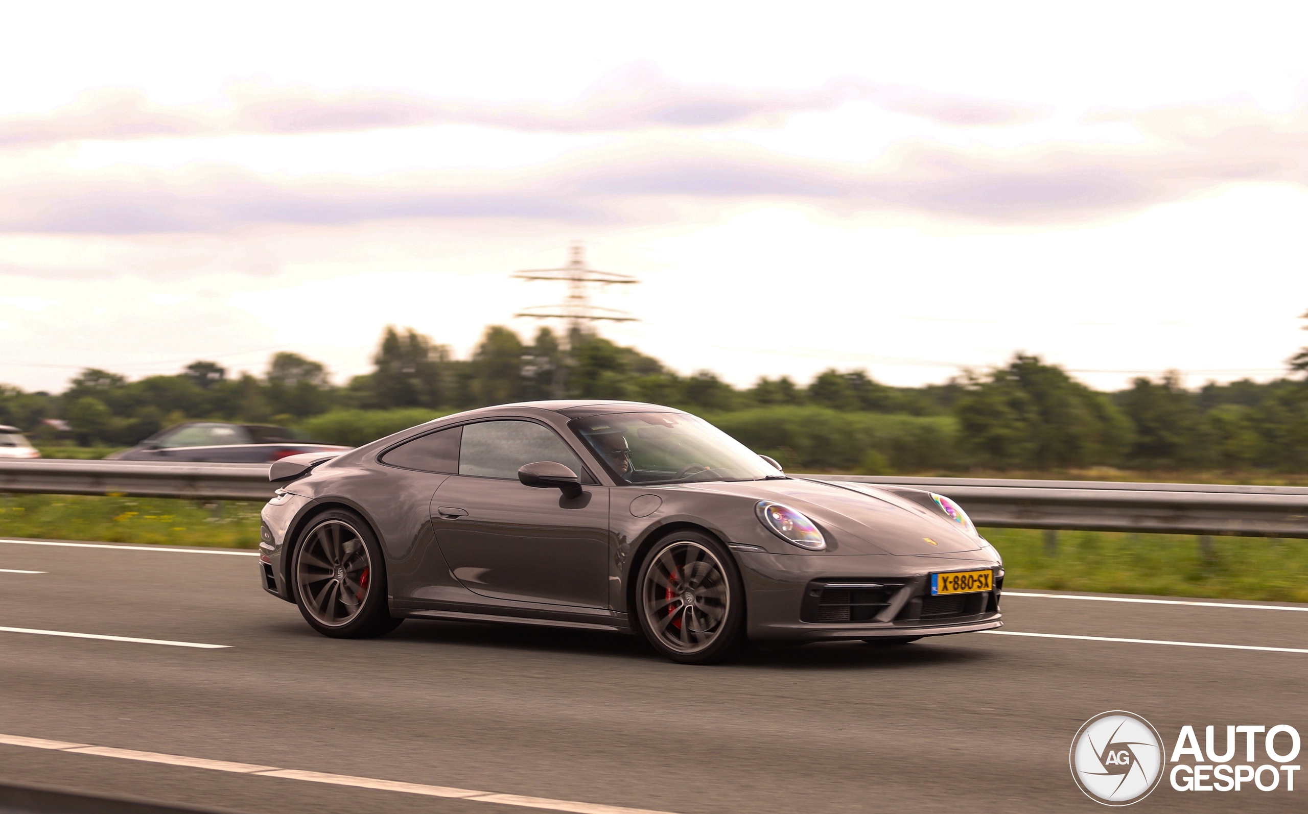 Porsche 992 Carrera 4S