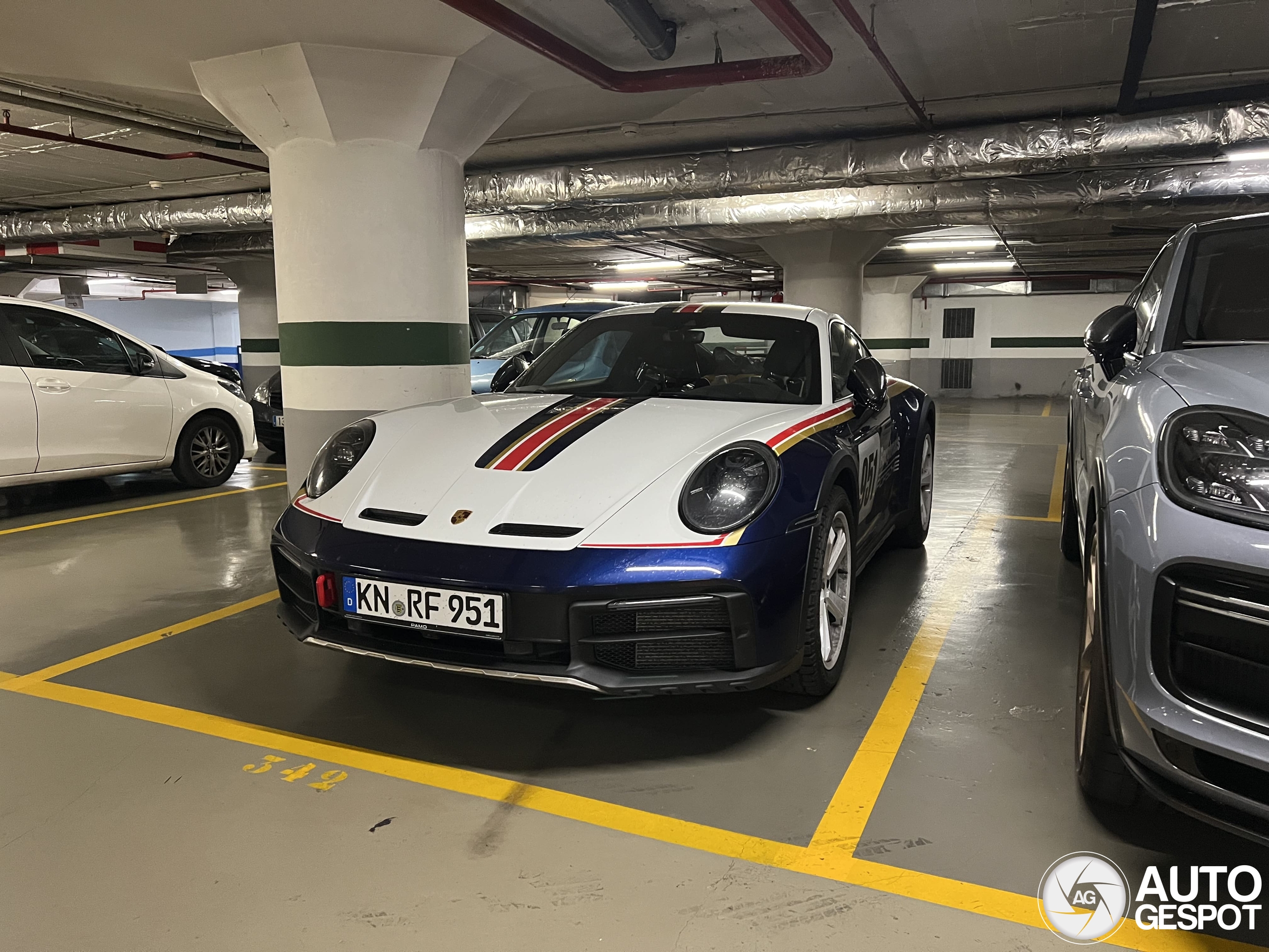 Porsche 992 Dakar