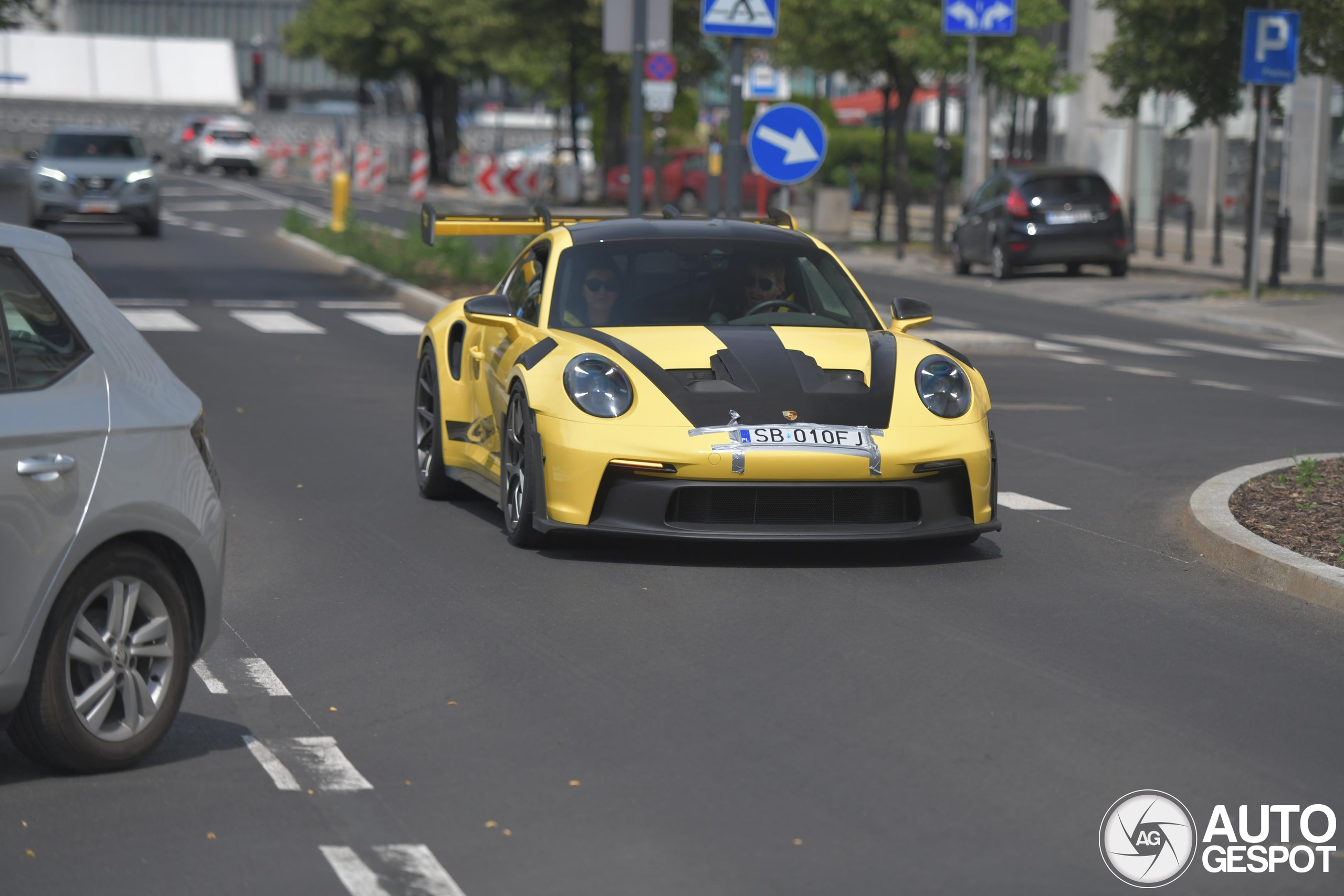 Porsche 992 GT3 RS Weissach Package