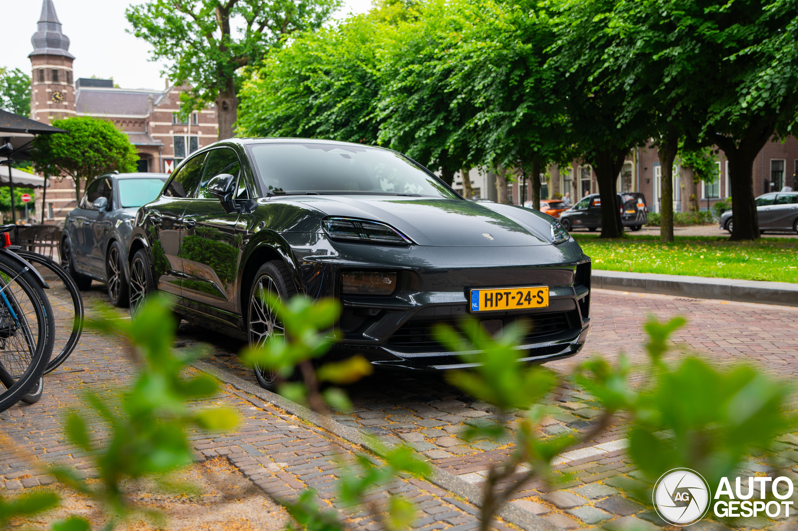 Porsche Macan EV Turbo