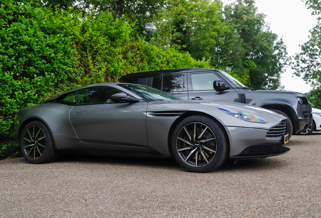 Aston Martin DB11 V8
