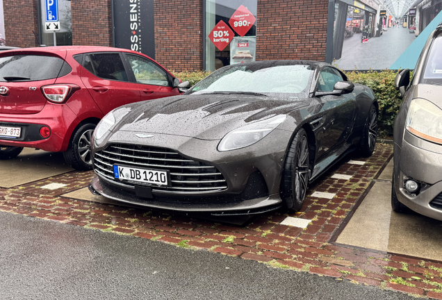 Aston Martin DB12